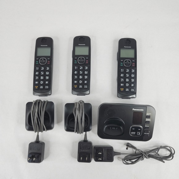 Panasonic KX-TGEA60 Cordless Phone System 3 Handsets Charger Answering Machine - Picture 1 of 12